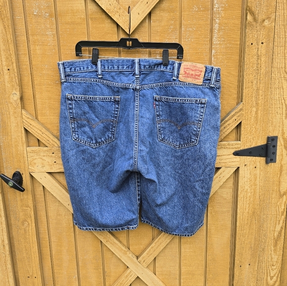 Levi's 505 Classic Blue Denim Men's Shorts - Picture 2 of 3